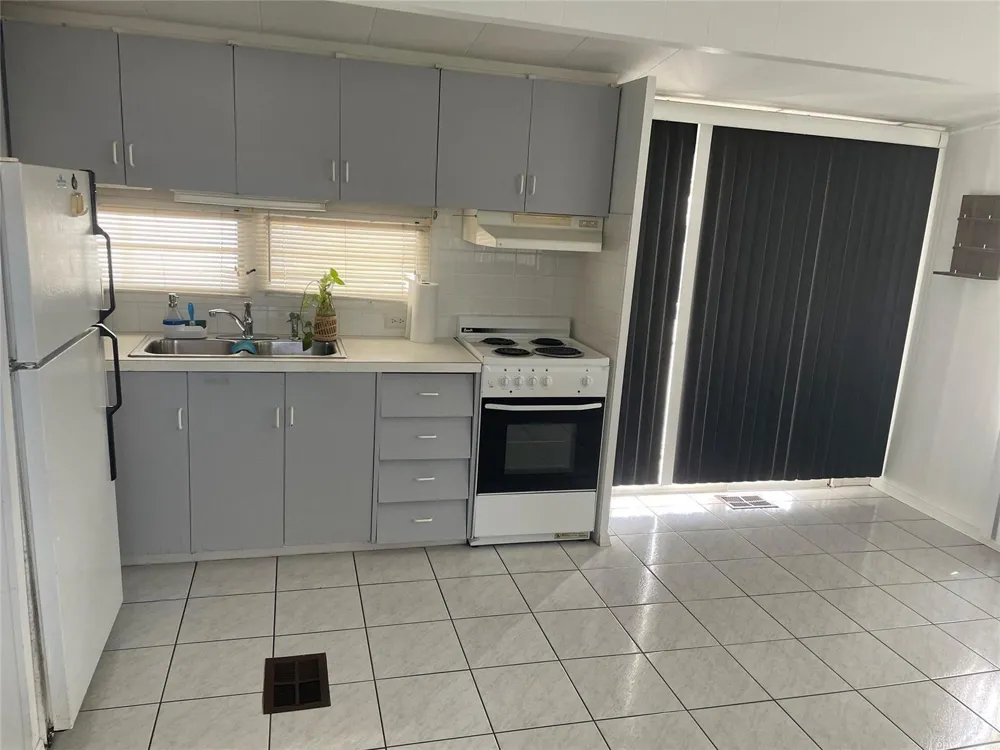 812 SW 1ST COURT Hallandale Beach, FL 33009