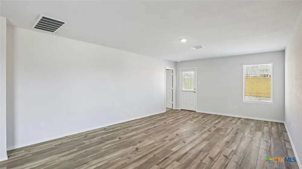 1347 Newey Circle Temple, TX 76502