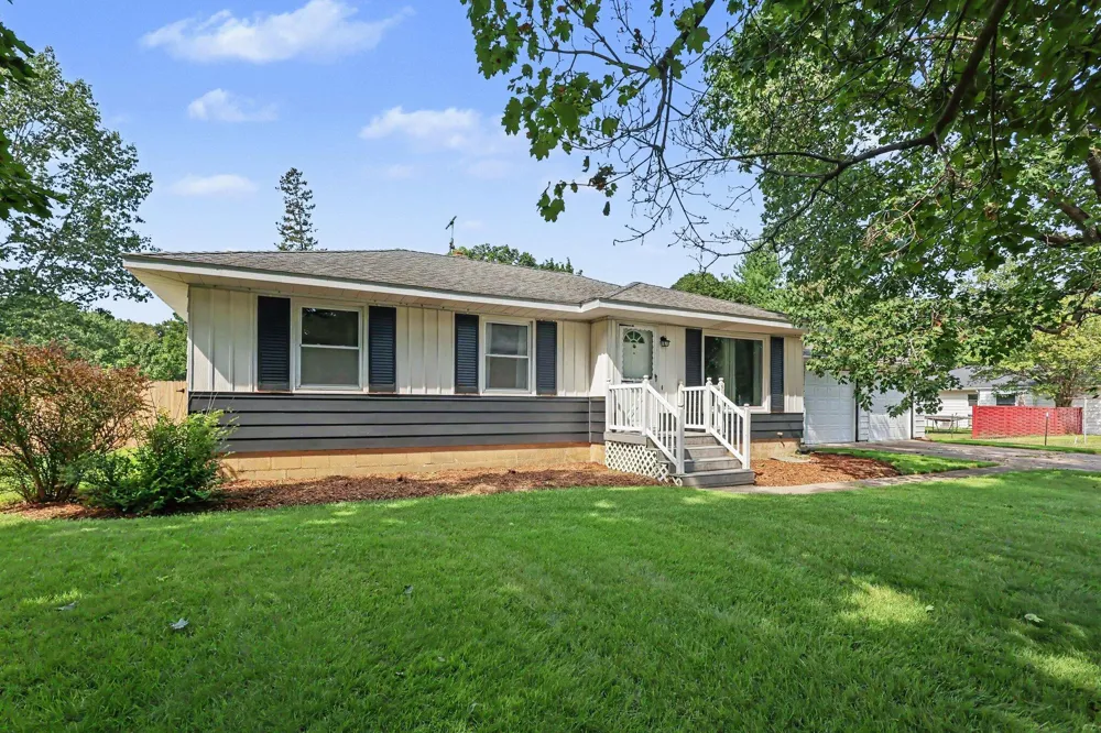 2429 Linda Avenue SE Grand Rapids, MI 49546