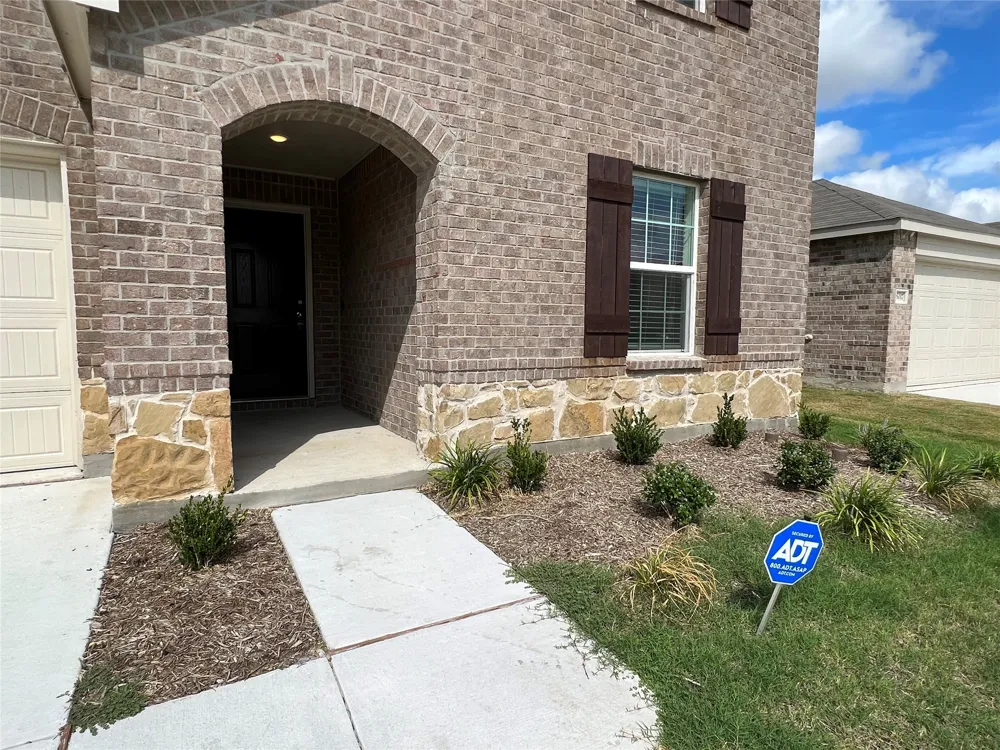 16013 Crews Avenue Haslet, TX 76052