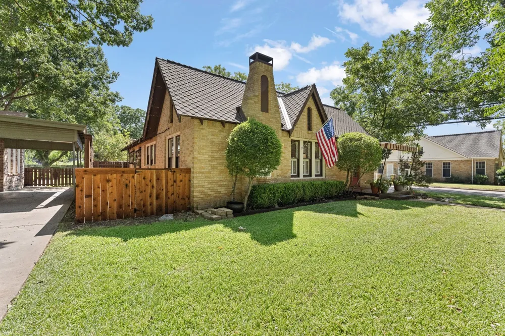 115 Bellevue Drive Cleburne, TX 76033