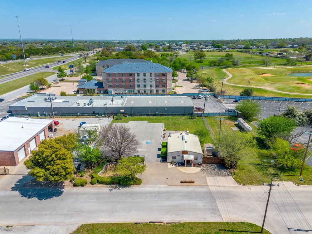 605 Calinco Drive Granbury, TX 76048