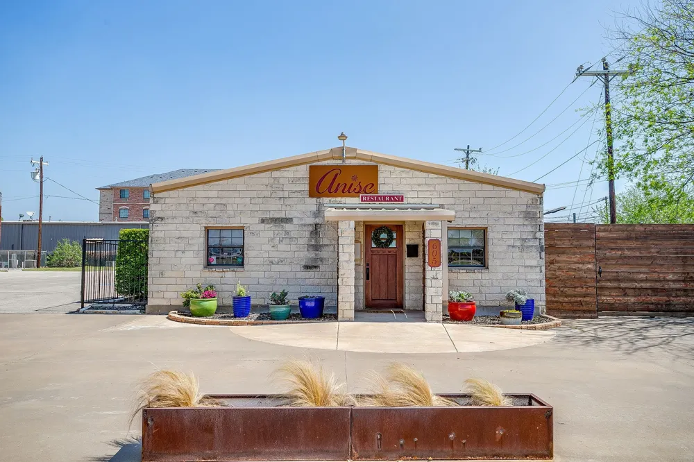 605 Calinco Drive Granbury, TX 76048