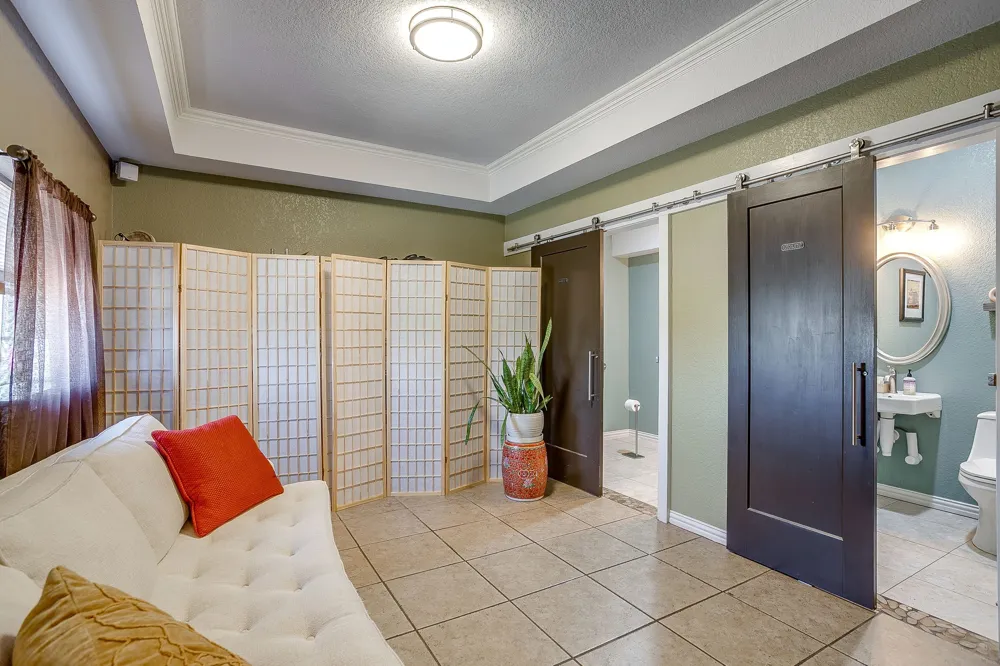 605 Calinco Drive Granbury, TX 76048