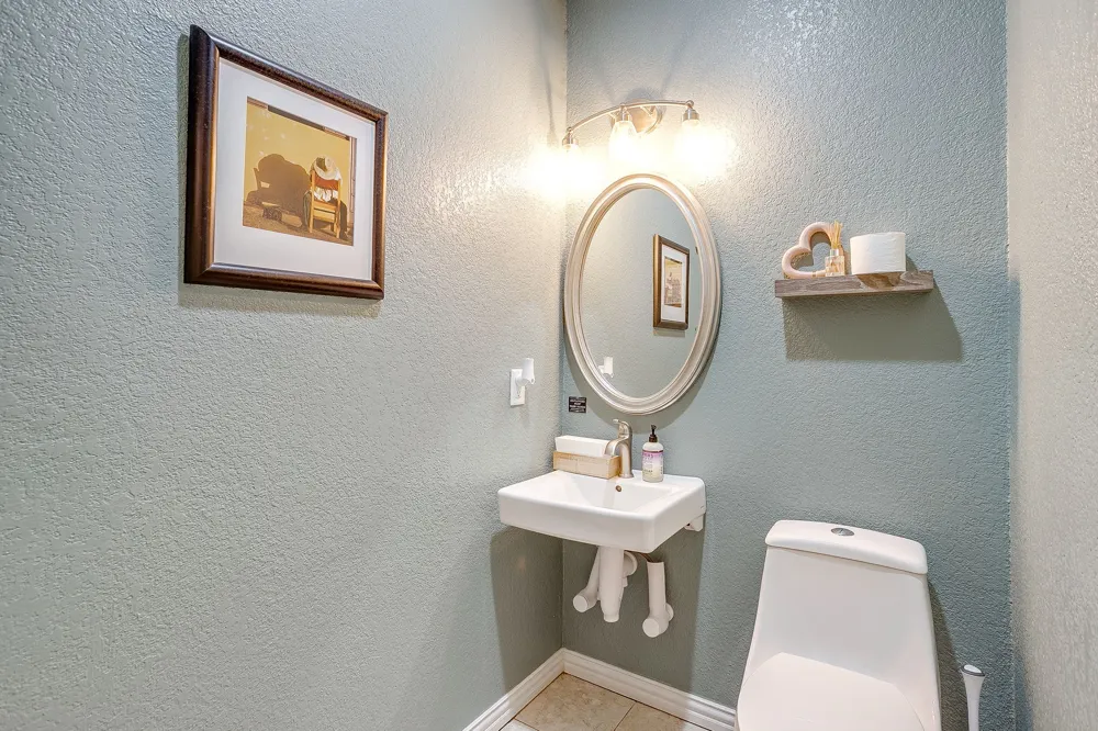 605 Calinco Drive Granbury, TX 76048