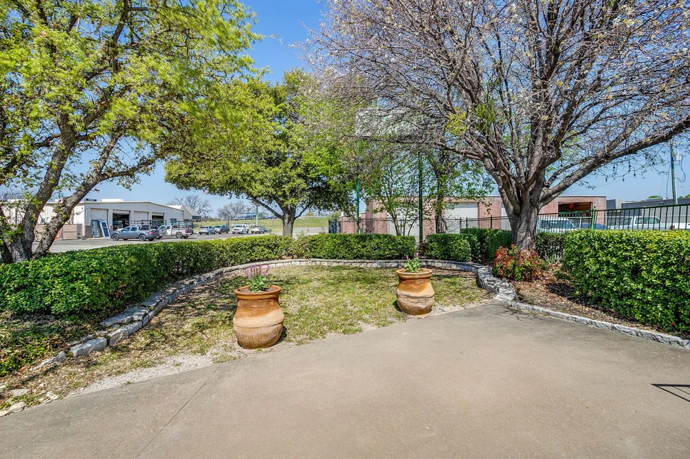 605 Calinco Drive Granbury, TX 76048