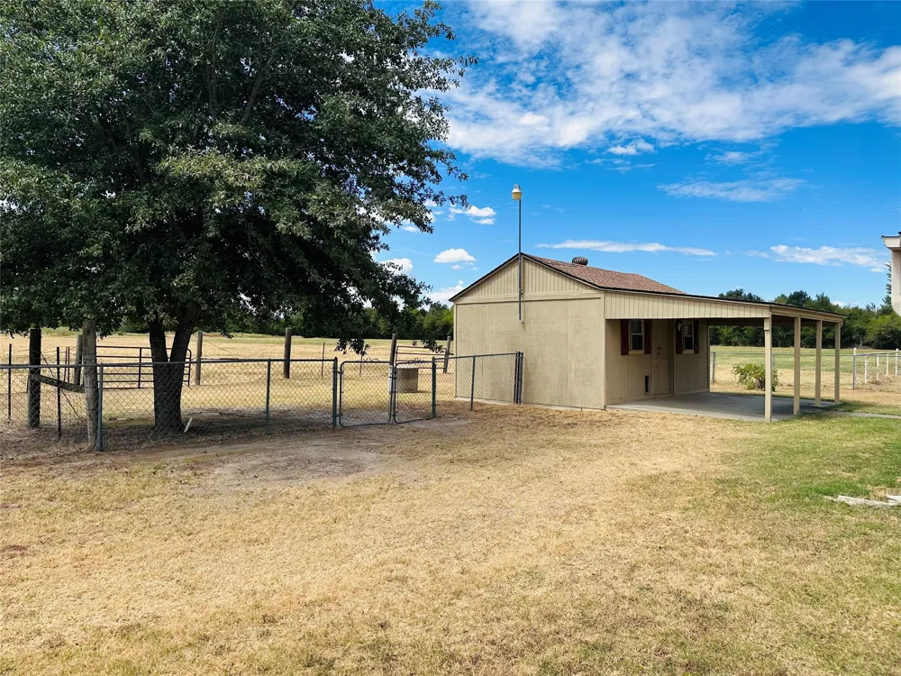 14203 County Road 2900 Eustace, TX 75124