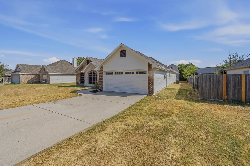631 Lakeshore Boulevard Oak Point, TX 75068