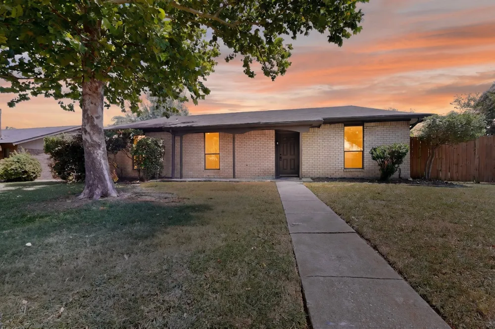 2938 Churchill Way Garland, TX 75044