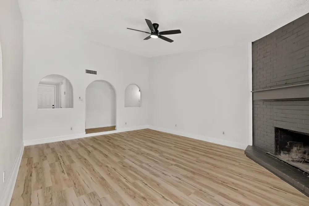 2938 Churchill Way Garland, TX 75044