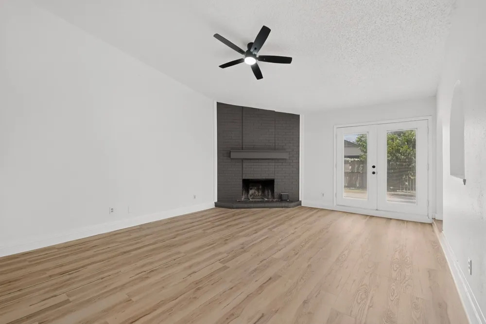 2938 Churchill Way Garland, TX 75044