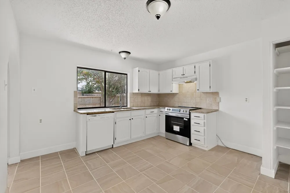 2938 Churchill Way Garland, TX 75044