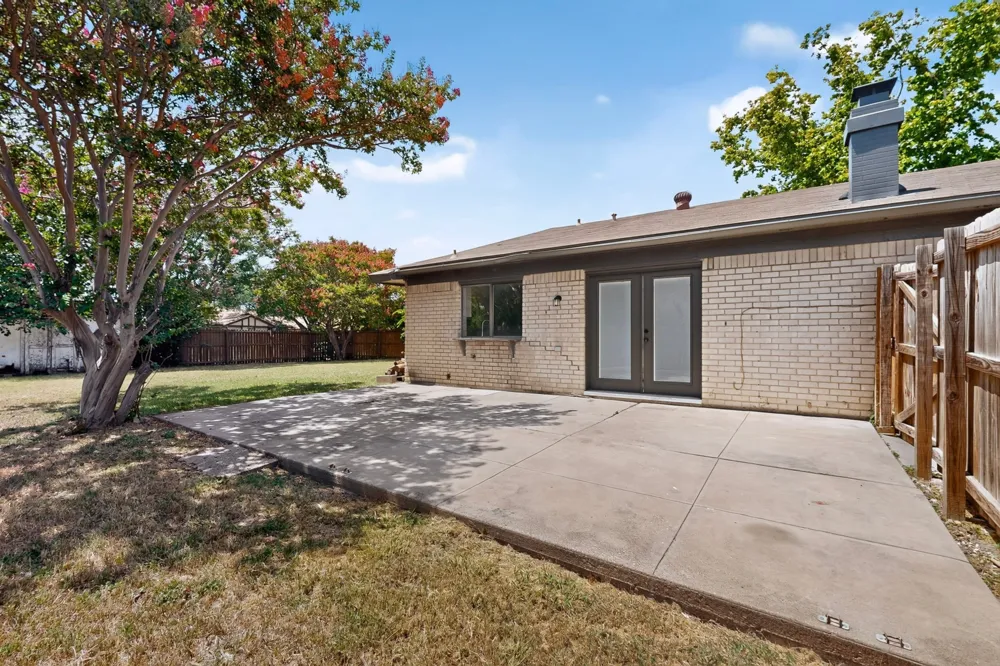 2938 Churchill Way Garland, TX 75044