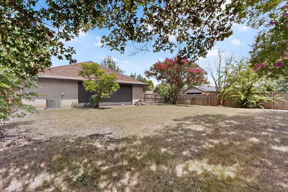 2938 Churchill Way Garland, TX 75044