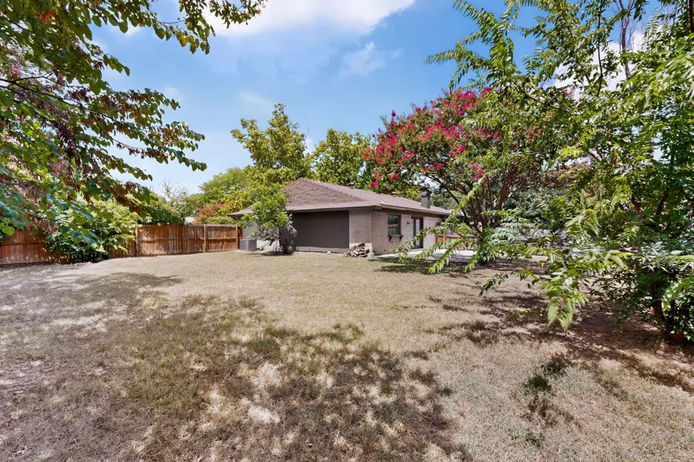 2938 Churchill Way Garland, TX 75044