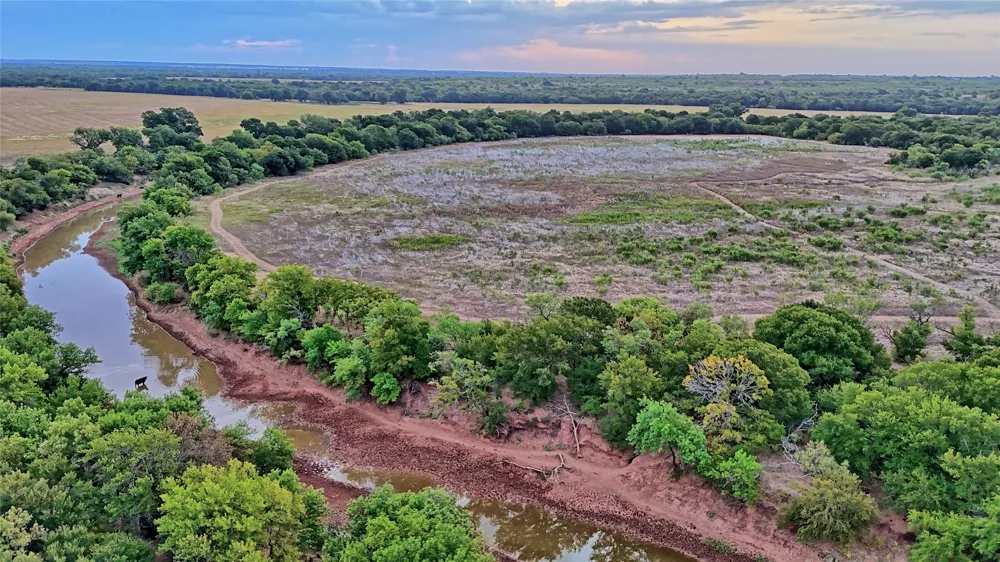 Doss Loop Henrietta, TX 76365