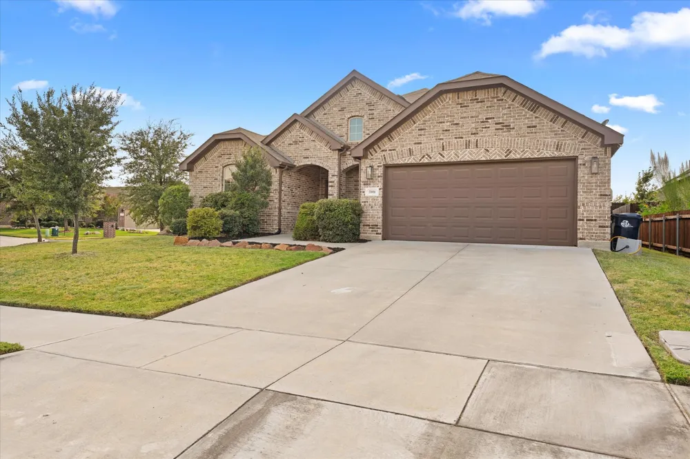 3501 Meadowtrail Lane Denton, TX 76207