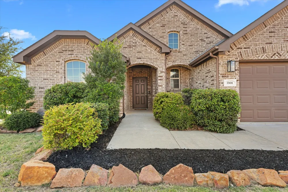 3501 Meadowtrail Lane Denton, TX 76207