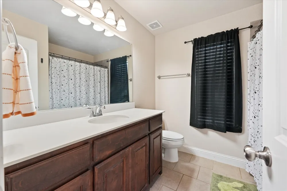 3501 Meadowtrail Lane Denton, TX 76207