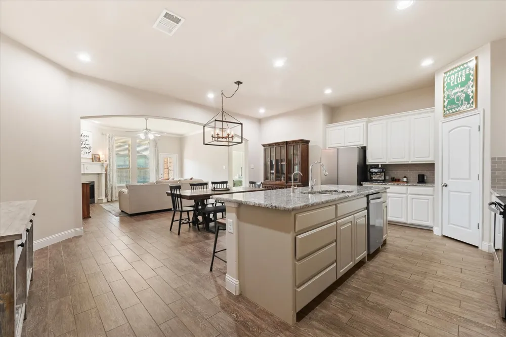 3501 Meadowtrail Lane Denton, TX 76207