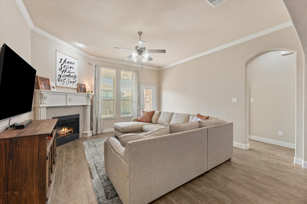 3501 Meadowtrail Lane Denton, TX 76207