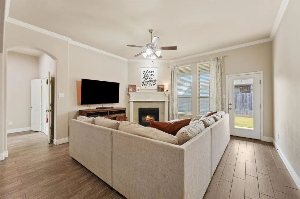 3501 Meadowtrail Lane Denton, TX 76207