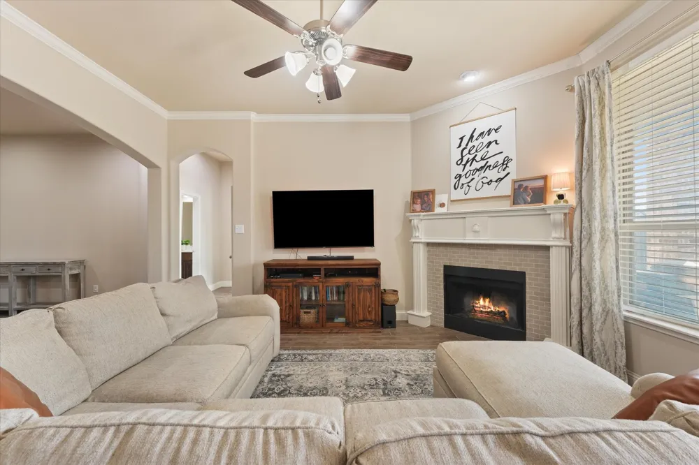 3501 Meadowtrail Lane Denton, TX 76207
