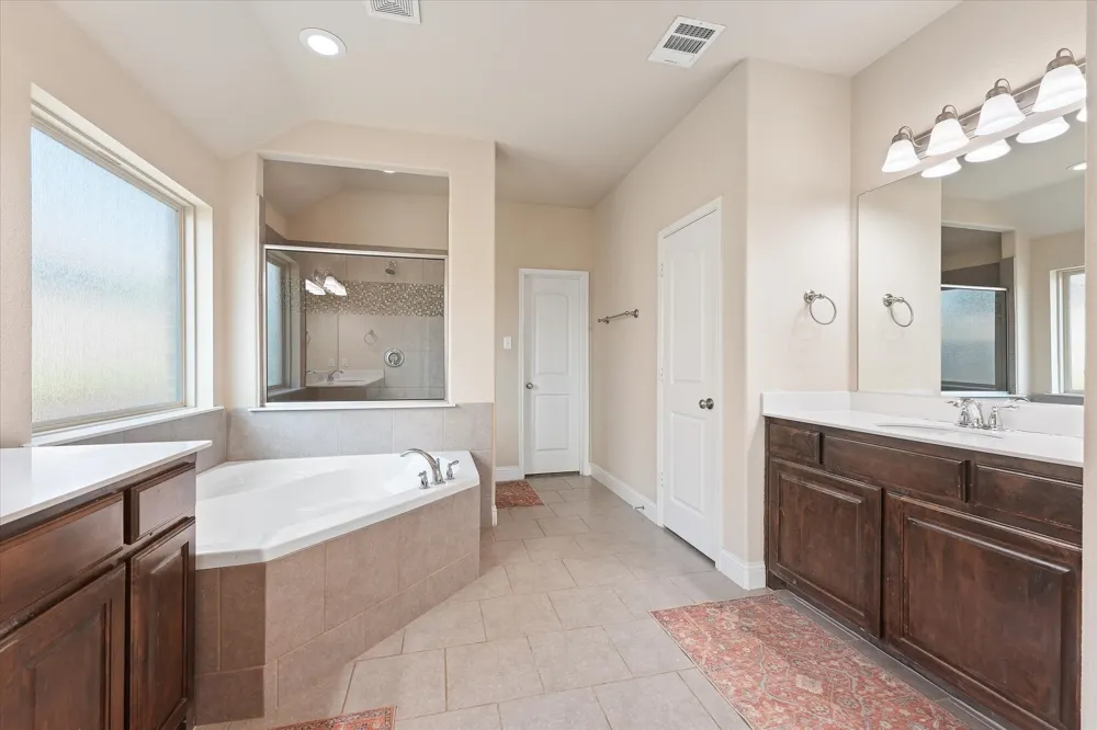 3501 Meadowtrail Lane Denton, TX 76207