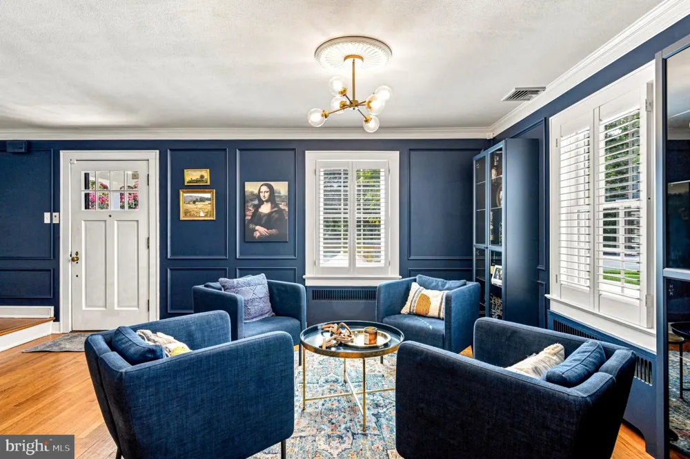 619 W REDMAN AVENUE Haddonfield, NJ 08033
