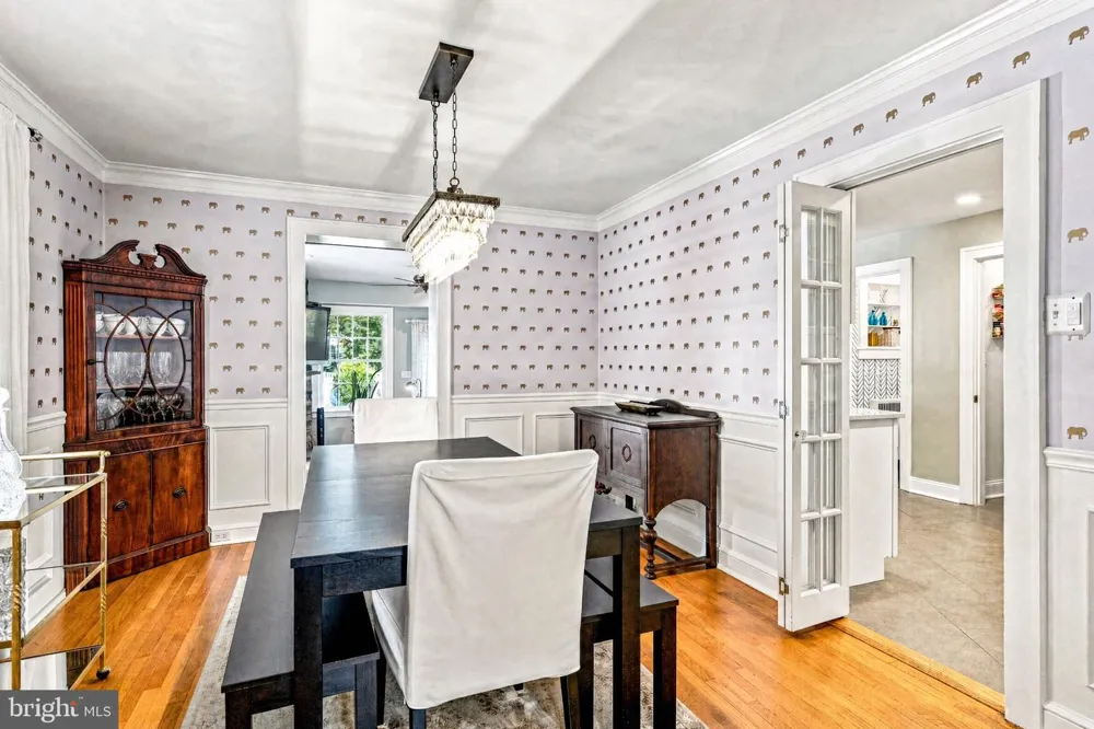 619 W REDMAN AVENUE Haddonfield, NJ 08033