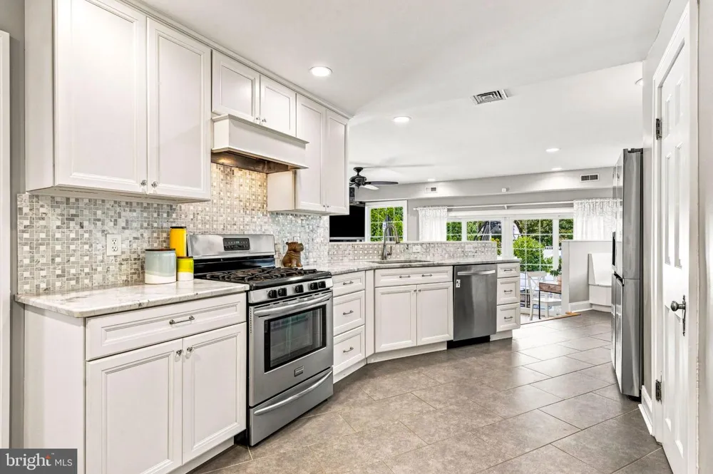 619 W REDMAN AVENUE Haddonfield, NJ 08033