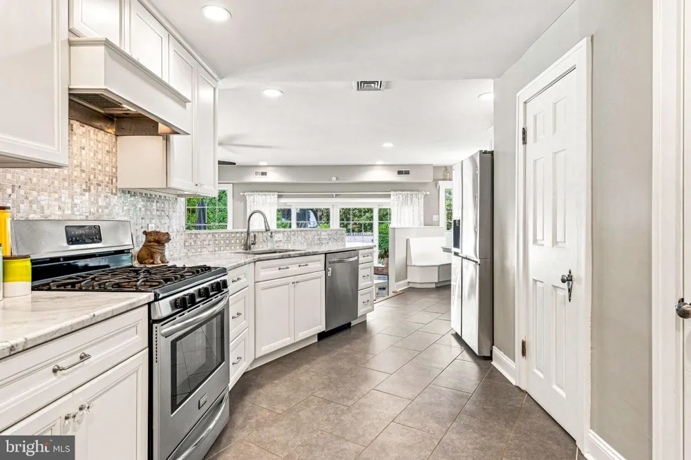 619 W REDMAN AVENUE Haddonfield, NJ 08033