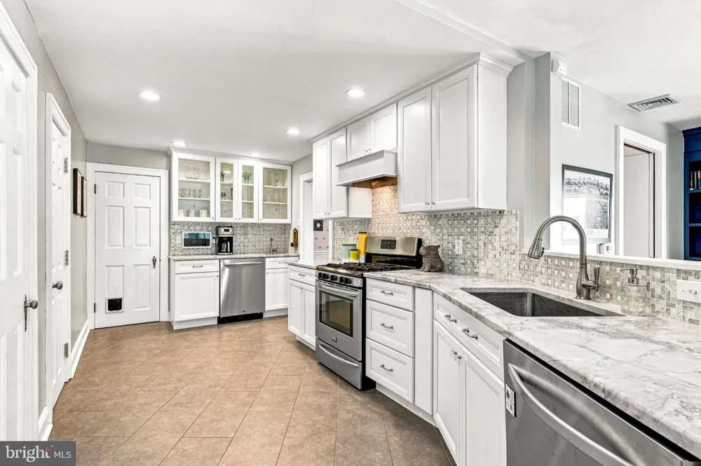 619 W REDMAN AVENUE Haddonfield, NJ 08033