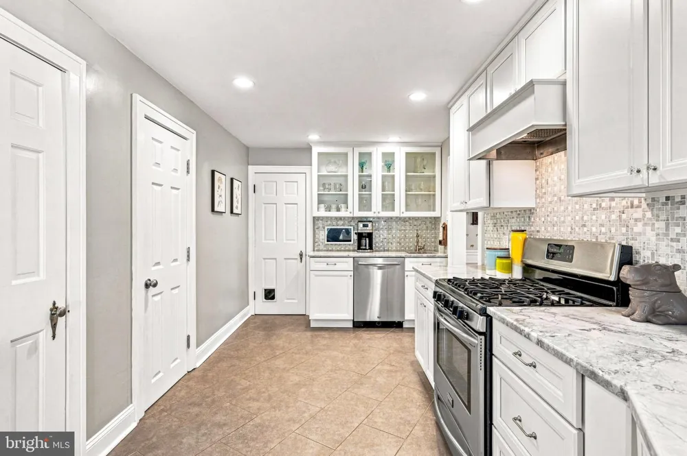 619 W REDMAN AVENUE Haddonfield, NJ 08033