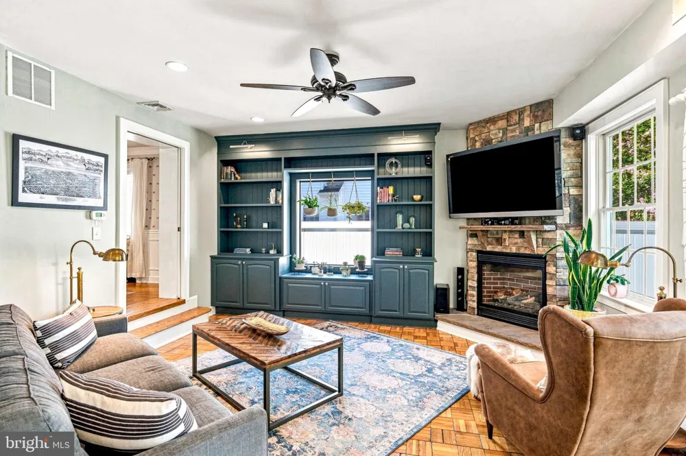 619 W REDMAN AVENUE Haddonfield, NJ 08033