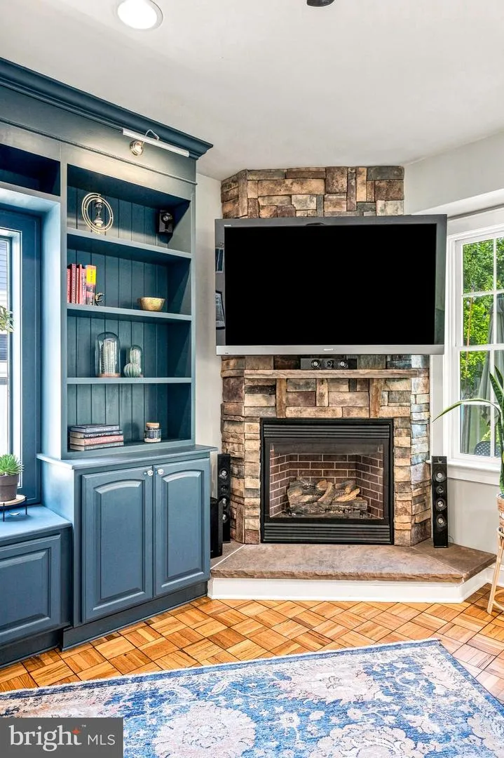 619 W REDMAN AVENUE Haddonfield, NJ 08033