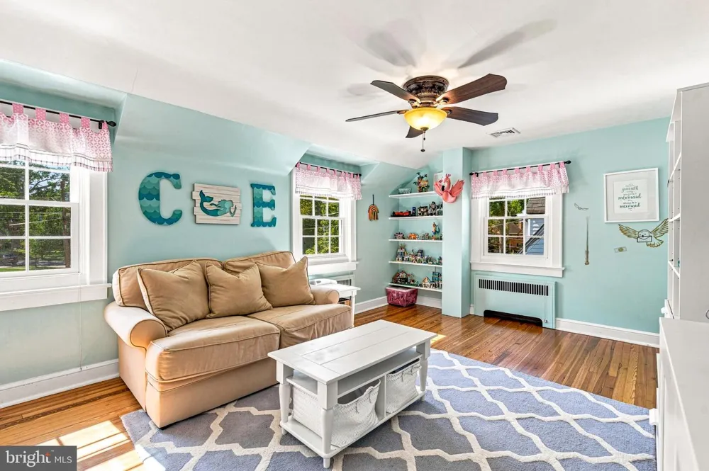 619 W REDMAN AVENUE Haddonfield, NJ 08033