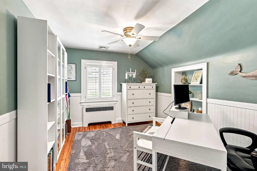 619 W REDMAN AVENUE Haddonfield, NJ 08033