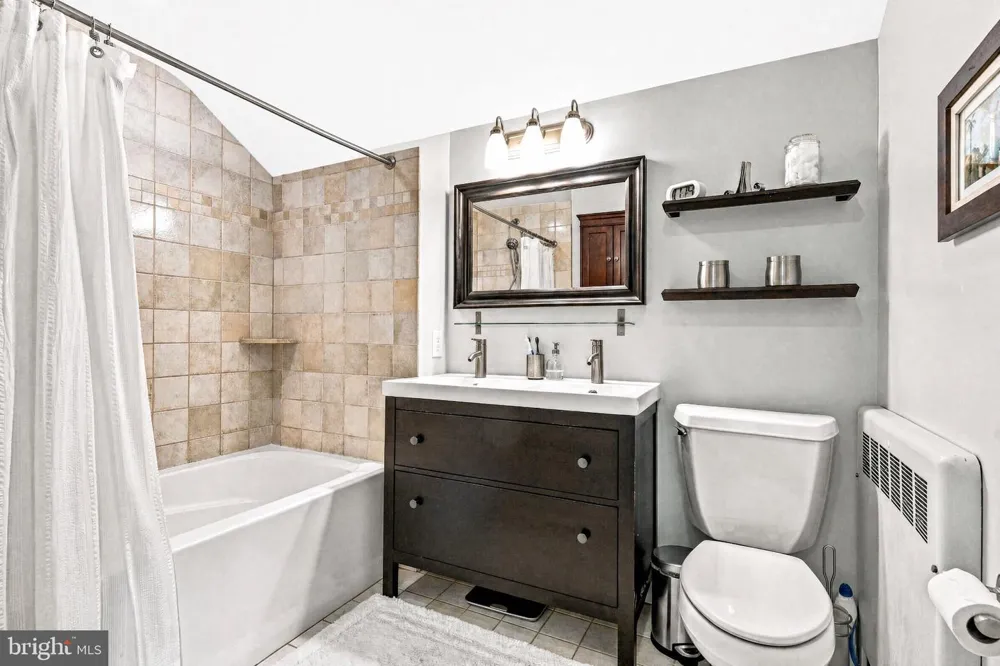 619 W REDMAN AVENUE Haddonfield, NJ 08033