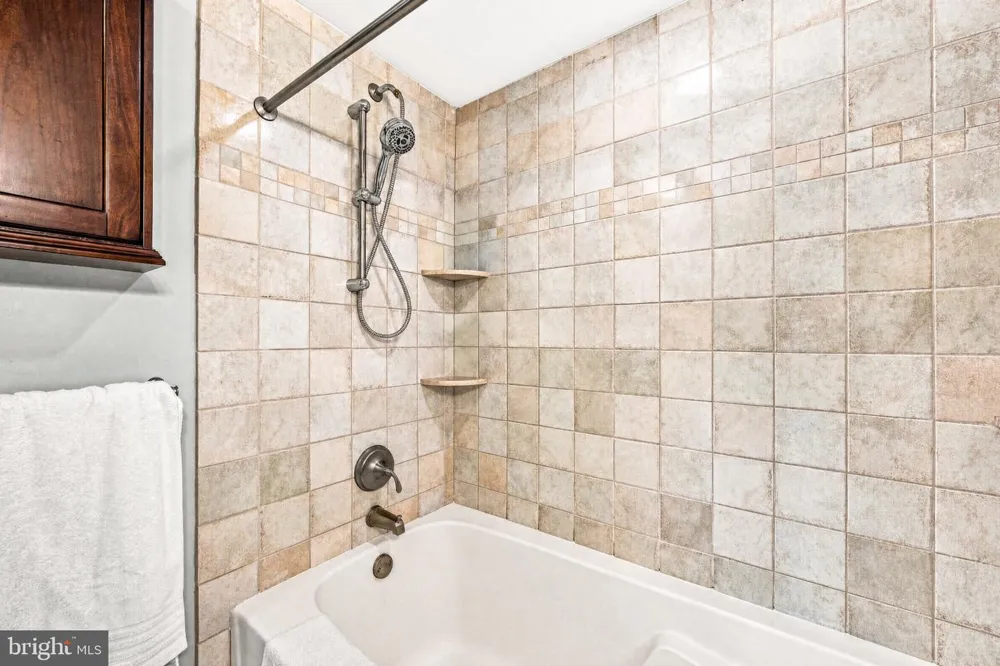 619 W REDMAN AVENUE Haddonfield, NJ 08033