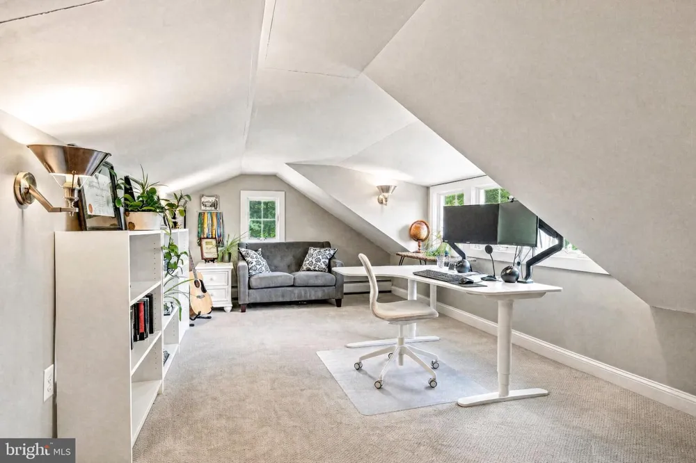 619 W REDMAN AVENUE Haddonfield, NJ 08033