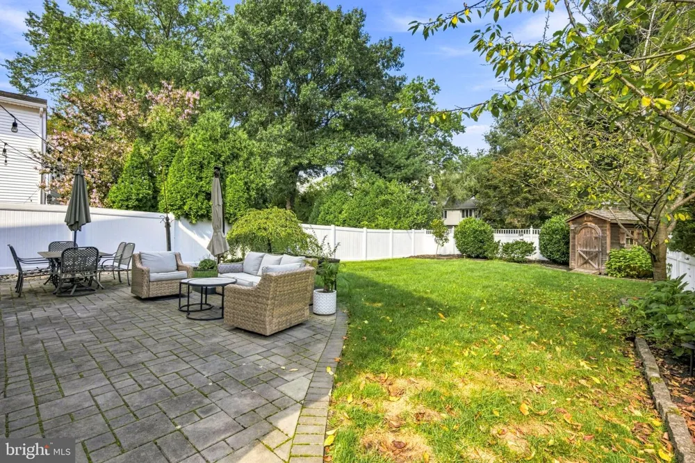 619 W REDMAN AVENUE Haddonfield, NJ 08033
