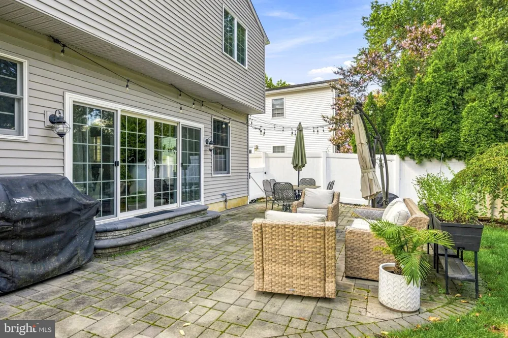 619 W REDMAN AVENUE Haddonfield, NJ 08033