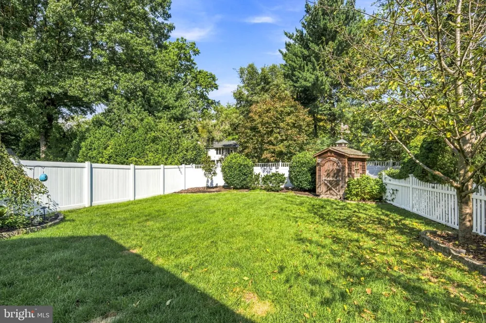 619 W REDMAN AVENUE Haddonfield, NJ 08033