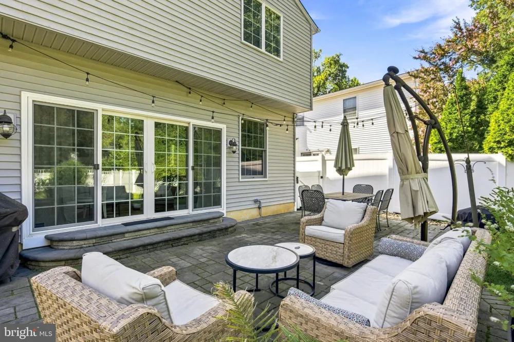 619 W REDMAN AVENUE Haddonfield, NJ 08033