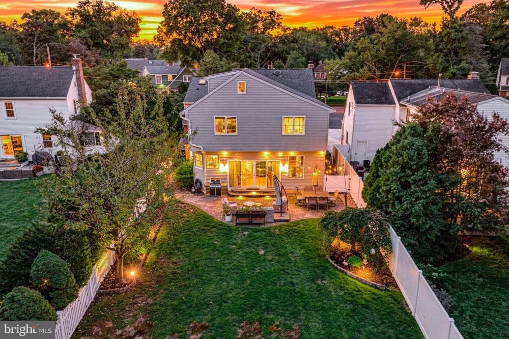 619 W REDMAN AVENUE Haddonfield, NJ 08033