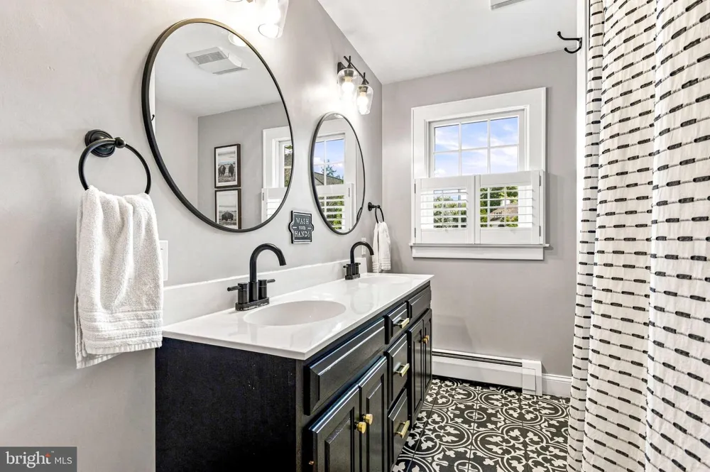 619 W REDMAN AVENUE Haddonfield, NJ 08033