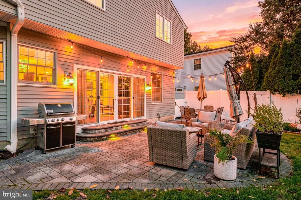 619 W REDMAN AVENUE Haddonfield, NJ 08033