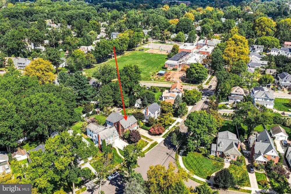 619 W REDMAN AVENUE Haddonfield, NJ 08033