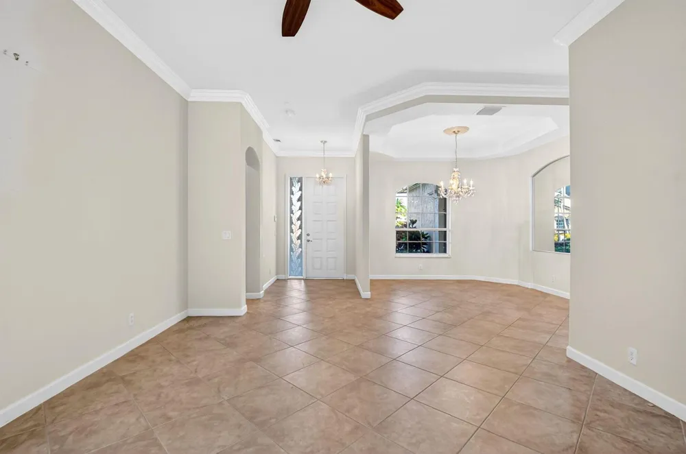 9566 Lantern Bay Circle West Palm Beach, FL 33411
